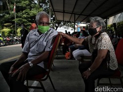 Lansia Batal Divaksin COVID-19 Meski Sudah Daftar? Ini Kemungkinannya