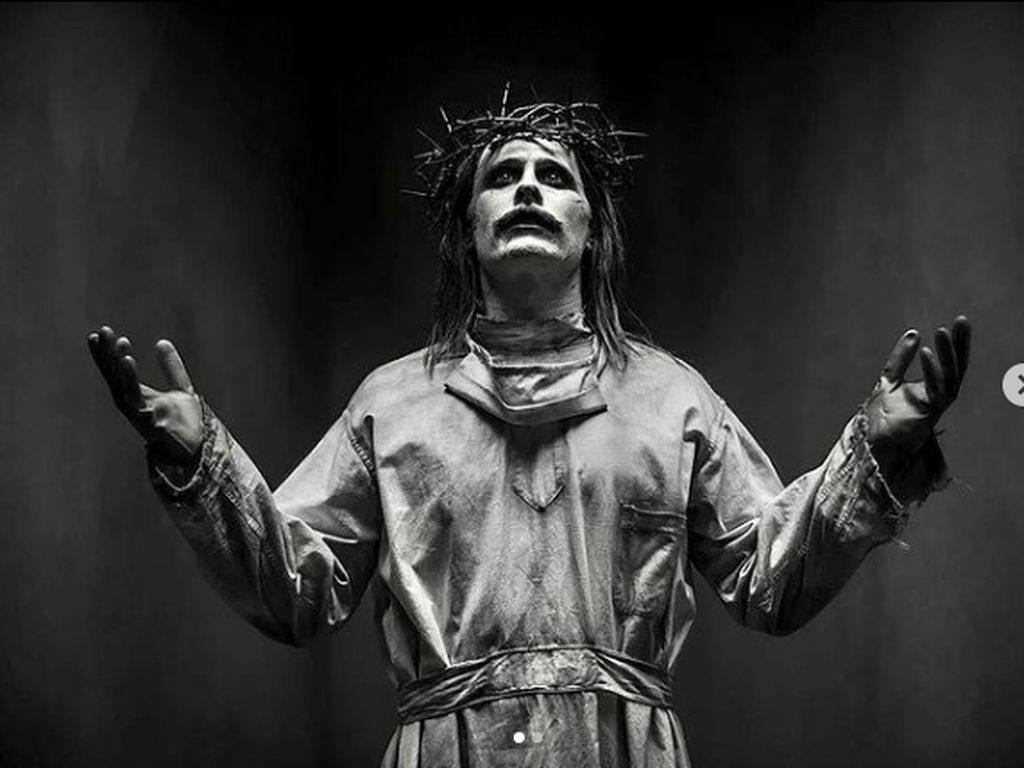 Joker Jadi Yesus Joker Jadi Yesus