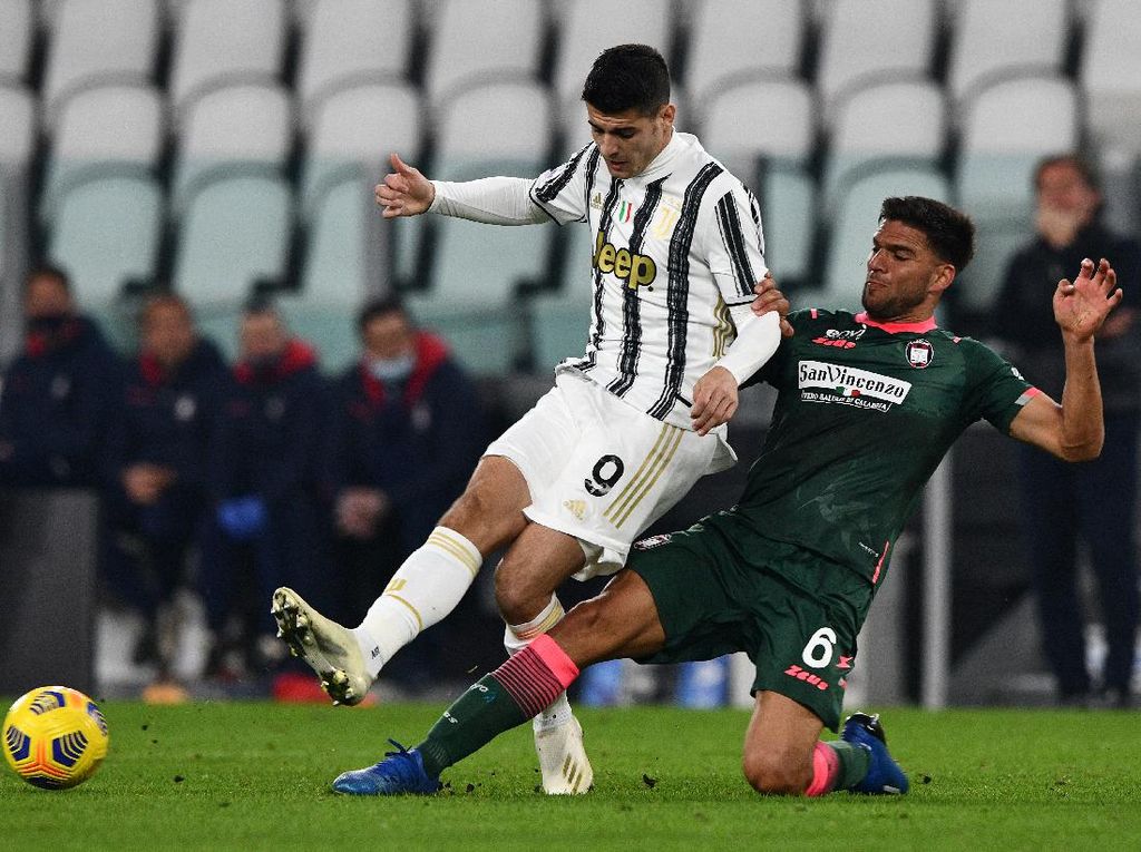 Juventus Menang Telak, tapi Ada yang Sedikit Mengusik Pirlo