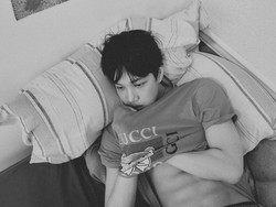 5 Gaya Kai EXO Jadi Artis Korea Pertama yang Rilis Koleksi dengan Gucci