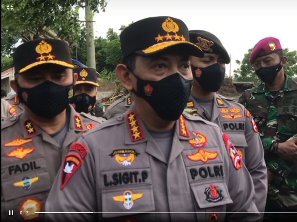 Kapolri Cek Tanggul Citarum: Air Sudah Surut-Pengungsi Berkurang Kapolri Cek Tanggul Citarum: Air Sudah Surut-Pengungsi Berkurang