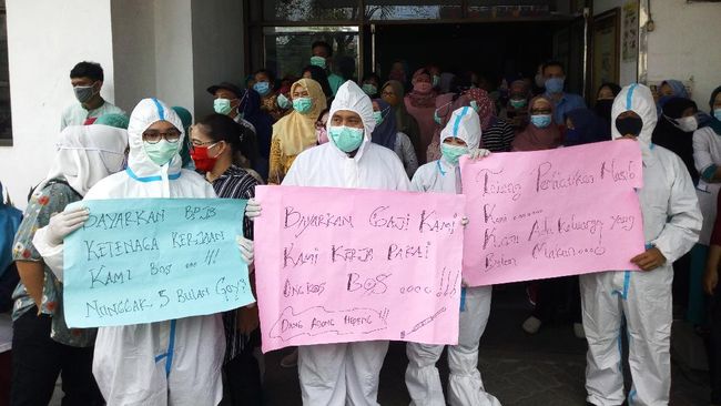 Karyawan RS Permata Bunda Medan Gelar Aksi Tuntut Bayar Gaji yang Ditunggak Karyawan RS Permata Bunda Medan Gelar Aksi Tuntut Bayar Gaji yang Ditunggak