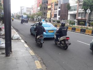 Warga Sebut Macet di LEZ Kota Tua Jakarta Sering Terjadi Saat Akhir Pekan Warga Sebut Macet di LEZ Kota Tua Jakarta Sering Terjadi Saat Akhir Pekan