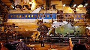 Melihat Lagi Reruntuhan Pesawat Pan Am yang Pernah di Bom
