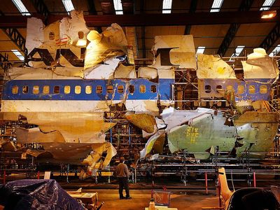 Melihat Lagi Reruntuhan Pesawat Pan Am yang Pernah di Bom