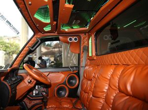 Keren! Petani di Bandung Modif Mobil Pickup seperti Tempat Dugem