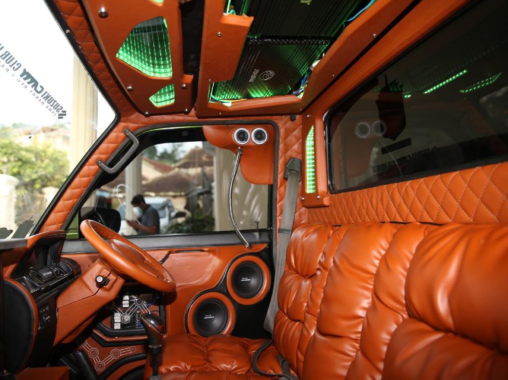 Keren! Petani di Bandung Modif Mobil Pickup seperti Tempat Dugem Keren! Petani di Bandung Modif Mobil Pickup seperti Tempat Dugem