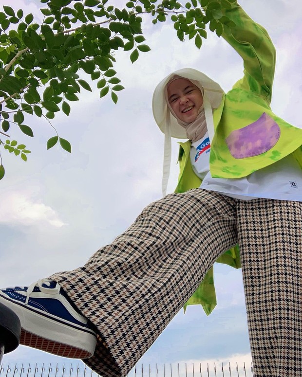 Nissa Sabyan dengan playfull style nya/instagram.com/nissa_sabyan