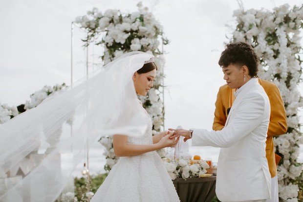 Pernikahan Reza Arap dan Wendy Walters