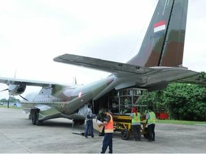 TNI AU Tabur Garam Hingga di Atas Lampung Timur Agar Jabodetabek Tak Hujan