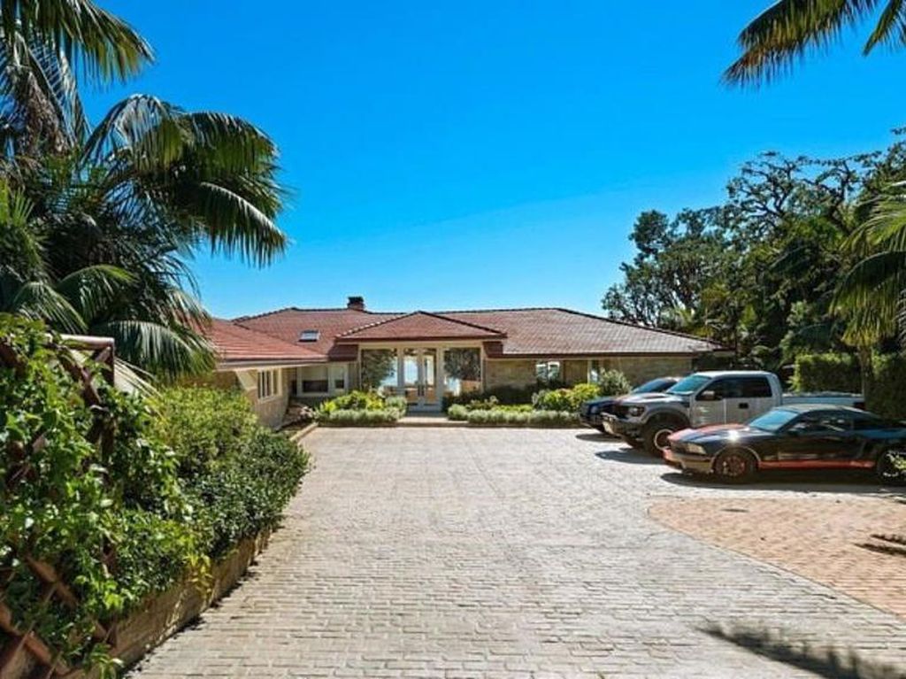 Menengok Rumah Rp 1,2 Triliun Koleksi Baru Pendiri WhatsApp Menengok Rumah Rp 1,2 Triliun Koleksi Baru Pendiri WhatsApp