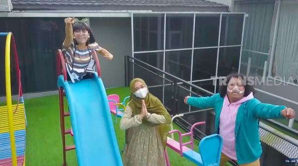 8 Potret Rumah Mewah Ria Ricis, Ada Kamar Serba Pink dan Rooftop