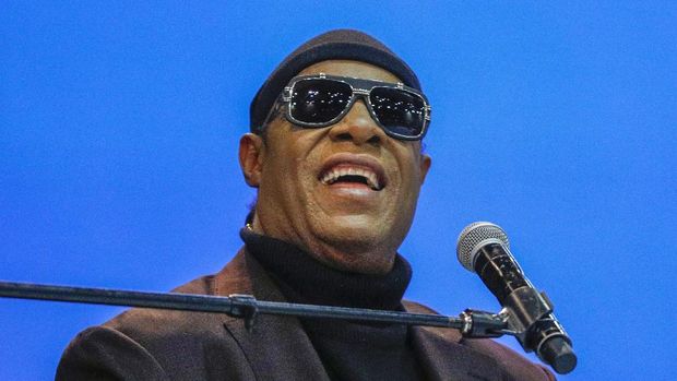 Stevie Wonder DETROIT, MI - NOVEMBER 04: Musician Stevie Wonder performs My Cherie Amour at the funeral of former U.S. Congressman John Conyers Jr. (D-MI) at Greater Grace Temple on November 4, 2019 in Detroit, Michigan. Conyers, who died on October 27 at the age of 90, was the longest serving African American member of the U.S House of Representatives in U.S. history, and the third longest serving House member, having held the office for more than 50 years. Bill Pugliano/Getty Images/AFP (Photo by BILL PUGLIANO / GETTY IMAGES NORTH AMERICA / AFP)