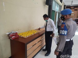 Anggota Polres Lamongan Tes Urine Cegah Penyalahgunaan Narkoba
