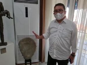 Tapak Kaki Raksasa dari Kalimantan Tapak Kaki Raksasa dari Kalimantan