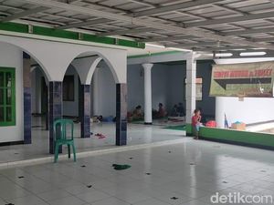 Sejumlah Pengungsi Tanggul Citarum Jebol di Pebayuran Mulai Pulang ke Rumah