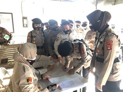 Polda Sumsel Gelar Tes Urine Dadakan, 1 Personel Diduga Positif Narkoba