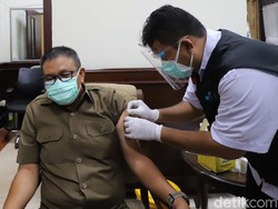 63 Puskesmas dan Dua RS di Surabaya Gelar Vaksinasi COVID-19