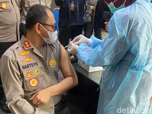 2.600 Personel Polrestabes Surabaya dan Jajaran Divaksin COVID-19