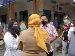 Komisi IX DPR Pantau Vaksinasi COVID-19 Lansia di RSUD Taman Sari Jakbar
