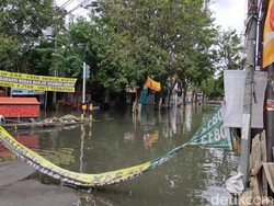 Sejumlah Titik di Kota Semarang Masih Banjir, Jalan Gajah Mada Ditutup