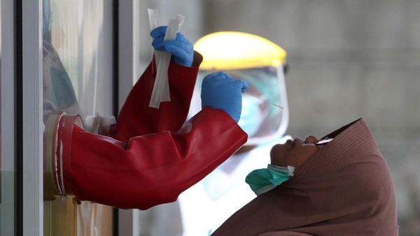 Donasi 2.348 Tes Kit PCR untuk Percepat Tracing COVID-19