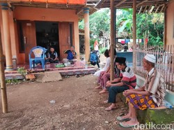 Dua Santriwati Korban Longsor Pamekasan Asal Jember Masih Bersaudara