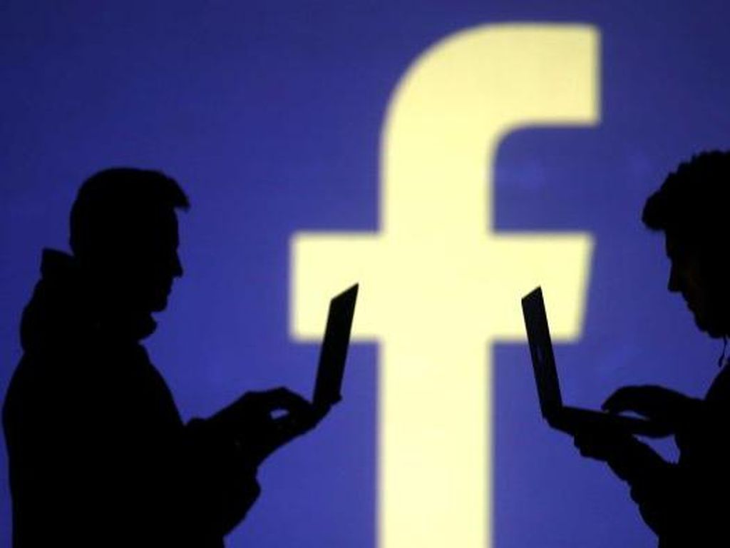 Facebook Kembangkan Smartwatch Pertamanya