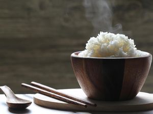 Mitos atau Fakta: Nasi Kemarin Bagus untuk Penderita Diabetes Mitos atau Fakta: Nasi Kemarin Bagus untuk Penderita Diabetes