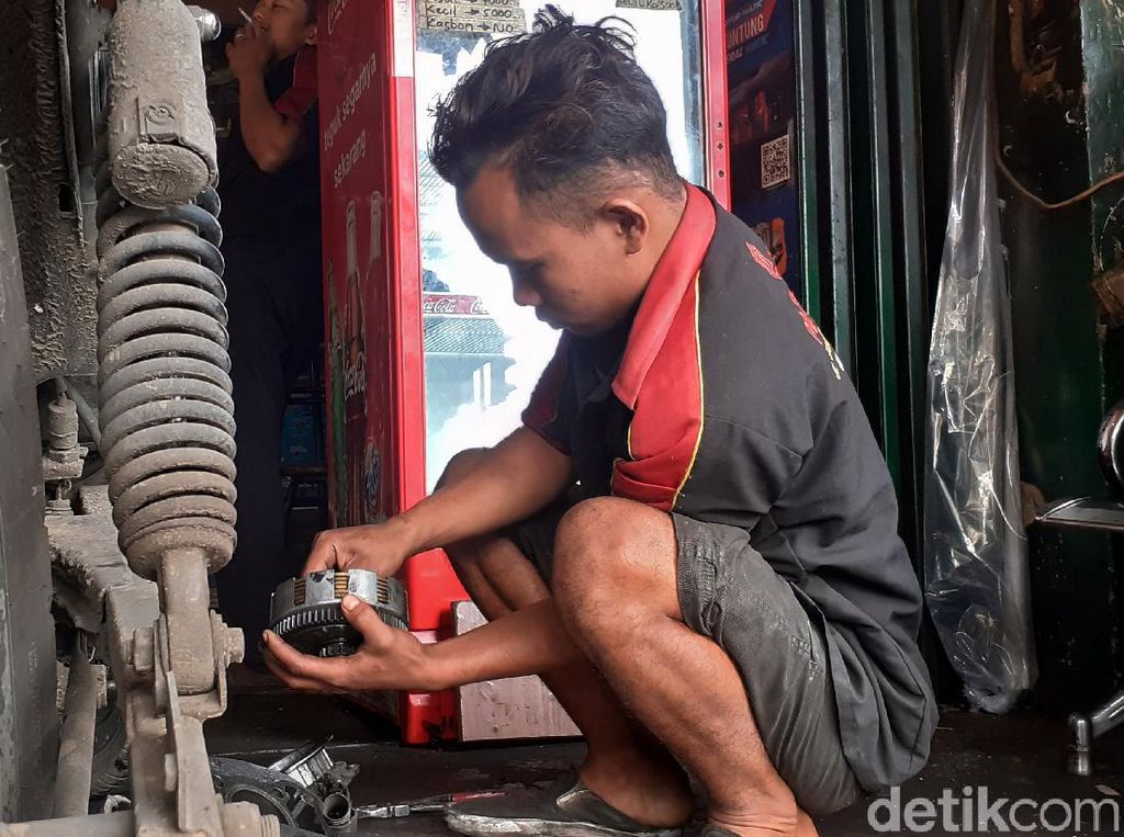 Bengkel Ini Termahal di Bandung, Berapa Ongkos Kerja Montirnya? Bengkel Ini Termahal di Bandung, Berapa Ongkos Kerja Montirnya?