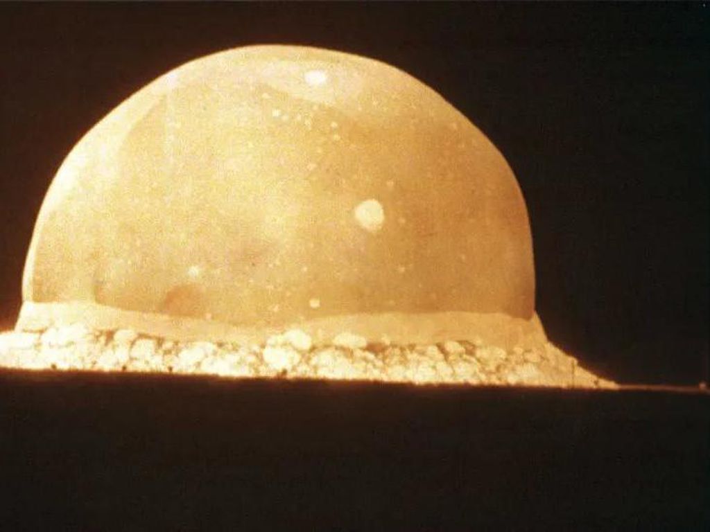 Kiamat di Bumi: Mulai dari Misi ke Bulan, Bom Atom hingga Kecerdasan Buatan