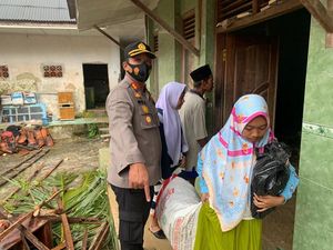 Santriwati Ponpes Annidhamiyah yang Selamat dari Longsor Pamekasan Diungsikan