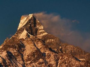 Machhapuchhare, Puncak Perawan nan Sakral di Pegunungan Himalaya