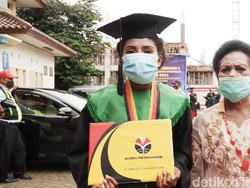 Lulus dari UPI, Putri Papua Ini Ingin Bangun Pendidikan di Kampung Halaman