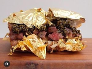 Mantan Chef Pribadi Kanye West Jual Sandwich Lapis Emas 24K Seharga Rp. 4,9 Juta