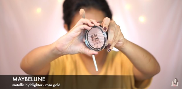 Maybelline Metalic Highlighter - rose gold (sumber : youtube.com/RirirePrams)