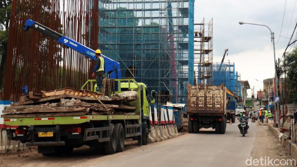 Pembangunan Kereta Cepat Jakarta-Bandung Terus Dikebut Pembangunan Kereta Cepat Jakarta-Bandung Terus Dikebut