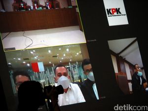 Tersangka Kasus Bansos Corona Didakwa Suap Eks Mensos Rp 1,2 M