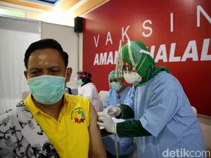 Vaksinasi Corona untuk Guru Dimulai, Jokowi Targetkan Juli Sekolah Tatap Muka Vaksinasi Corona untuk Guru Dimulai, Jokowi Targetkan Juli Sekolah Tatap Muka