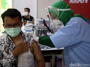 Vaksinasi Guru dan Tenaga Kependidikan Belum Capai 30 Persen Vaksinasi Guru dan Tenaga Kependidikan Belum Capai 30 Persen