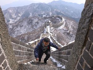 Salju di Tembok Besar China Mulai Mencair Salju di Tembok Besar China Mulai Mencair