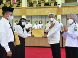 Beri SK ke 101 PPPK, Wagub Sumsel: Jangan Setahun Kerja Minta Pindah