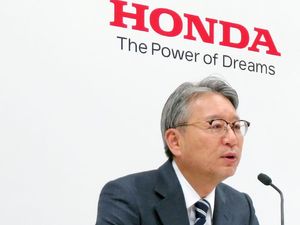 Toshihiro Mibe Jadi Pemimpin Baru Honda