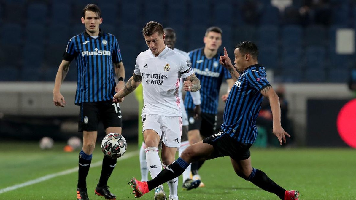 Atalanta vs Real Madrid masih tanpa gol di babak pertama. (Foto: Getty Images/Emilio Andreoli)