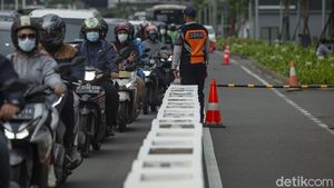 Cakep! Jalur Sepeda Kini Dijaga Petugas Lho