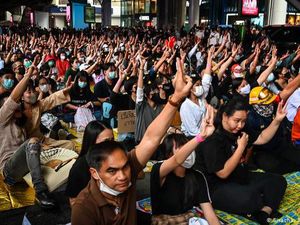 Clubhouse Jadi Sarana Pengunjuk Rasa Pro-Demokrasi di Thailand Bersuara Clubhouse Jadi Sarana Pengunjuk Rasa Pro-Demokrasi di Thailand Bersuara