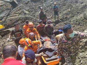 Horor 6 Penambang Emas Ilegal di Sulteng Tewas Gegara Longsor Horor 6 Penambang Emas Ilegal di Sulteng Tewas Gegara Longsor