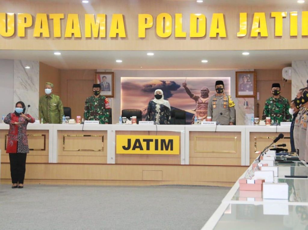 Jatim Canangkan Gerakan Santri Bermasker untuk Bebas dari COVID-19 Jatim Canangkan Gerakan Santri Bermasker untuk Bebas dari COVID-19