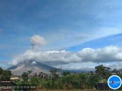 Gunung Sinabung Erupsi, Kolom Abu Capai 1.500 Meter