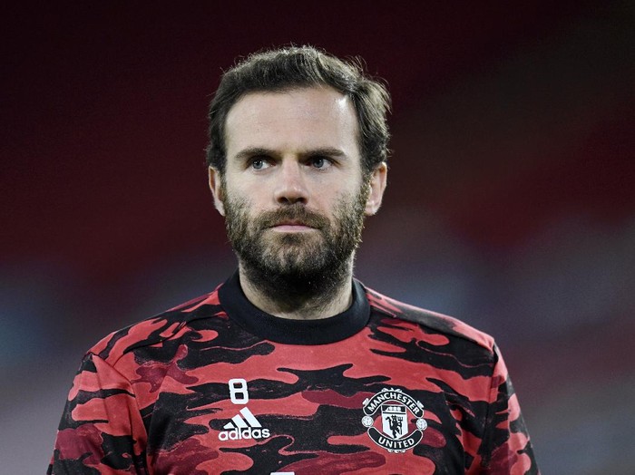 SHEFFIELD, ENGLAND - DECEMBER 17: Juan Mata of Manchester United looks on during the warm up ahead of the Premier League match between Sheffield United and Manchester United at Bramall Lane on December 17, 2020 in Sheffield, England. The match will be played without fans, behind closed doors as a Covid-19 precaution.  (Photo by Peter Powell - Pool/Getty Images)